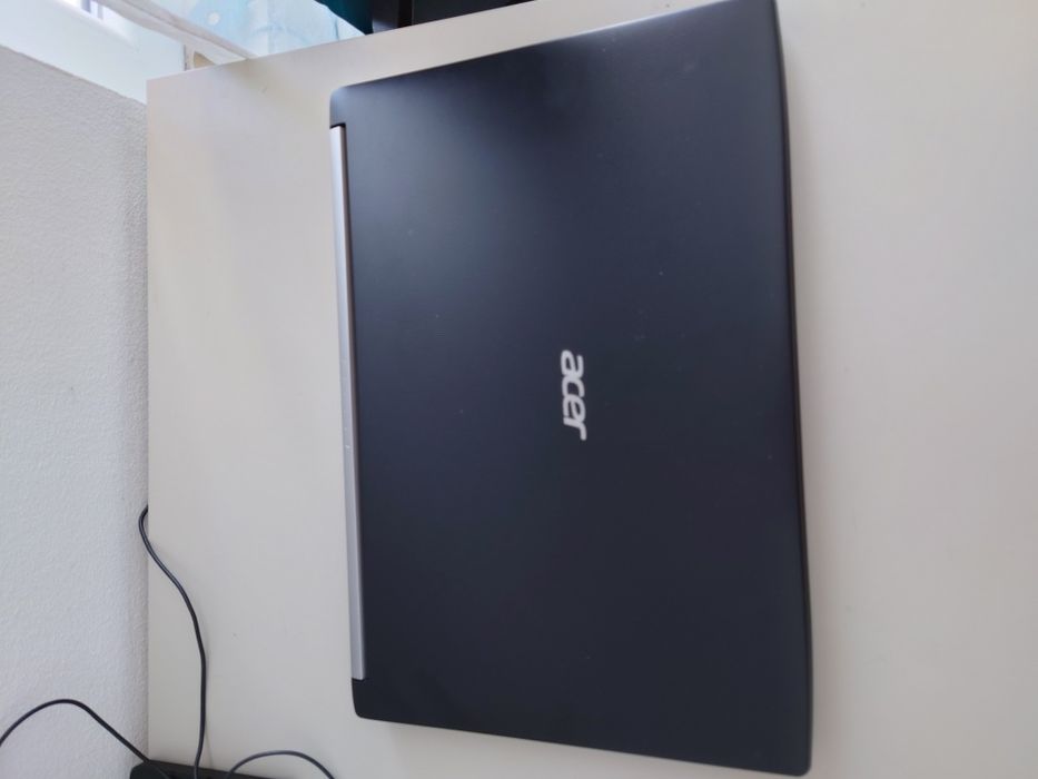 Acer 17,3 inch full HD• i5 8th gen• SSD 256• bateria 5 ore• Stare foarte buna • Windows 11