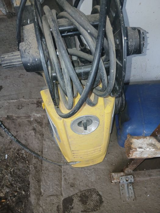 Vand spalator auto cu presiune