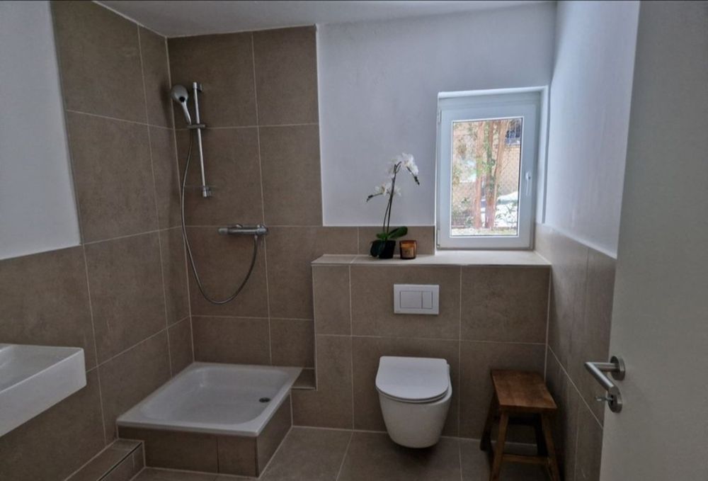 Executăm renovări interioare rapide și de calitate, oferind finisaje m