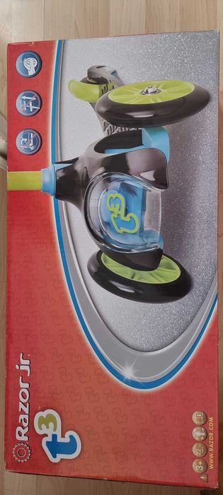 Нова детска тротинетка Razor Junior T3 детски скутер триколка