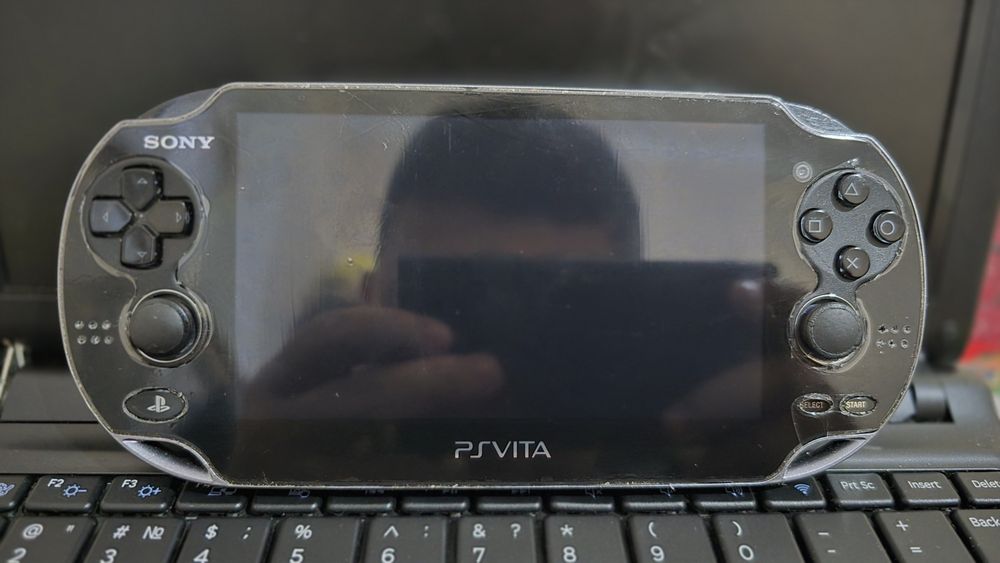 Продаются PSVita 128gb есть много игры