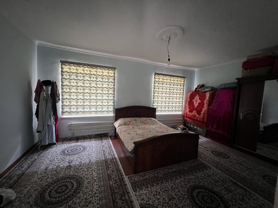 Дом селекция 5 соток 6 комнаты,цена 115000 у.е