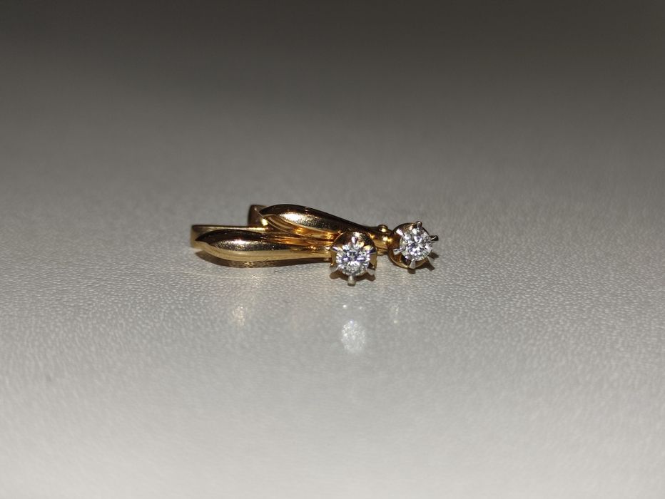 Срочно продам золотые сережки