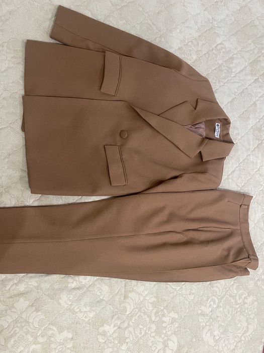 Костюм с брюками женский