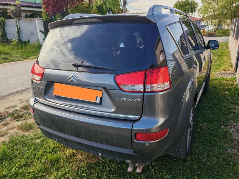 Vând Citroen C-crosser 2.2 HDI 156CP 7 locuri