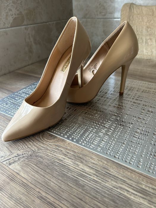 Дамски обувки.       .