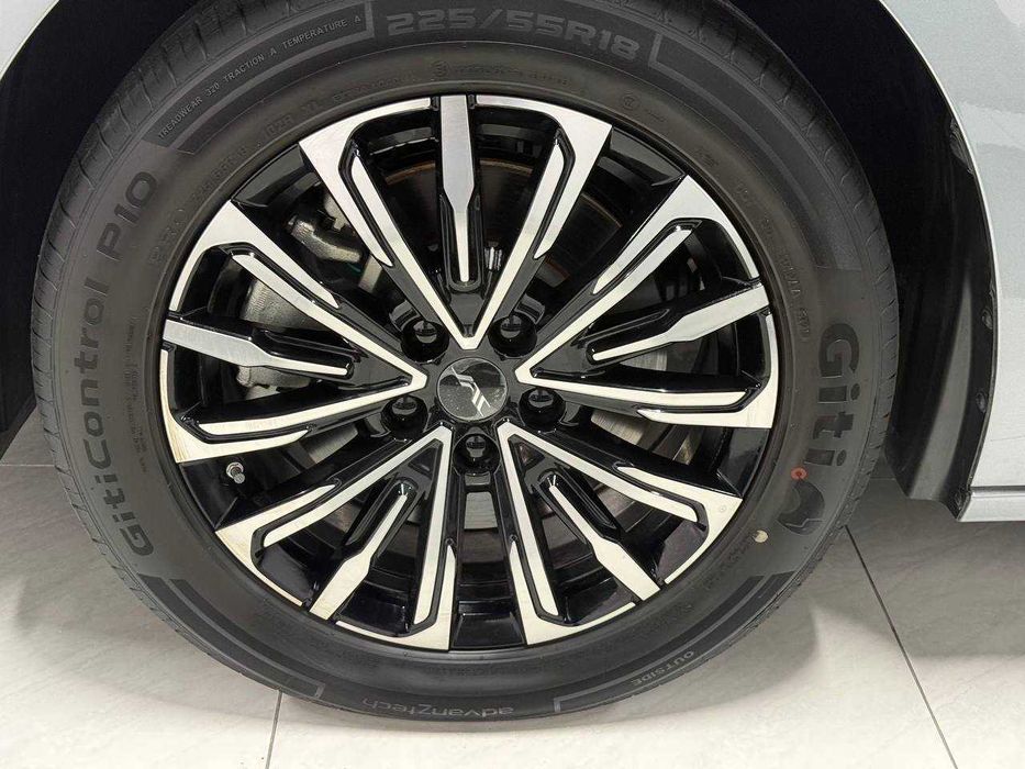 Yangi JAC RF8 — Premium minivenning yangi darajasi