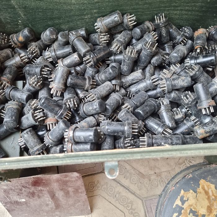 Продам радиолампы . 80тг