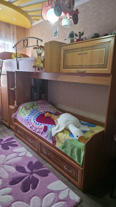 Продам кровать двухярусную