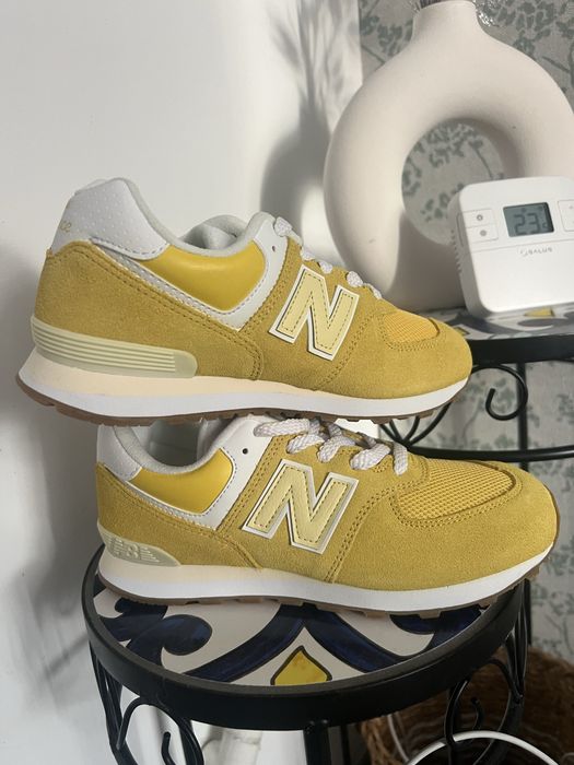 Adidasi new balance model 574