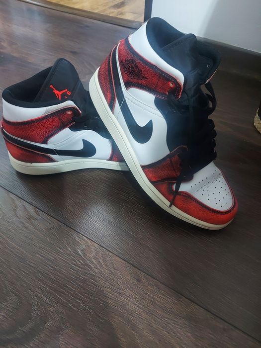 Air Jordan 1 Mid SE Wear-Away Chicago