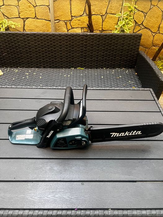 Верижен трион MAKITA EA3201S