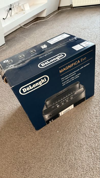 Espressor automat De’Longhi Magnifica Evo - ca nou