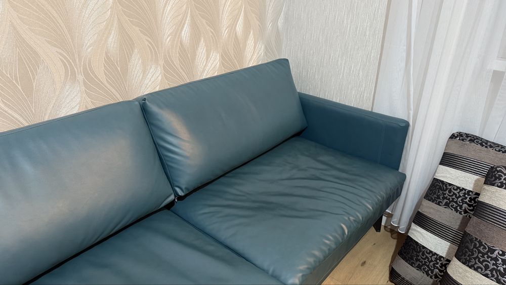 Продам диван отличного качества