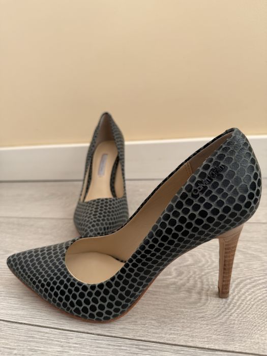 Calvin Klein  pantofi 37  9cm