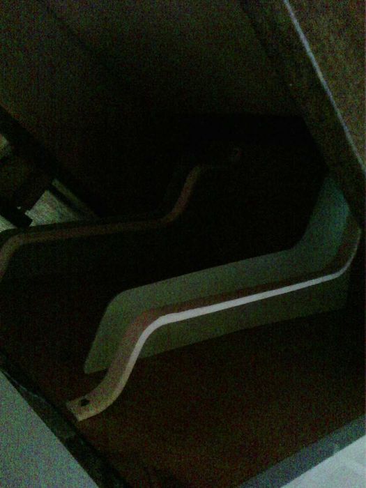 продавам въртящо се барче и тоалетка от соца.