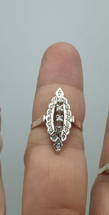 Россия Маркиза кольцо с бриллиантом 585пробы 
5.22грам
19размер 
По во