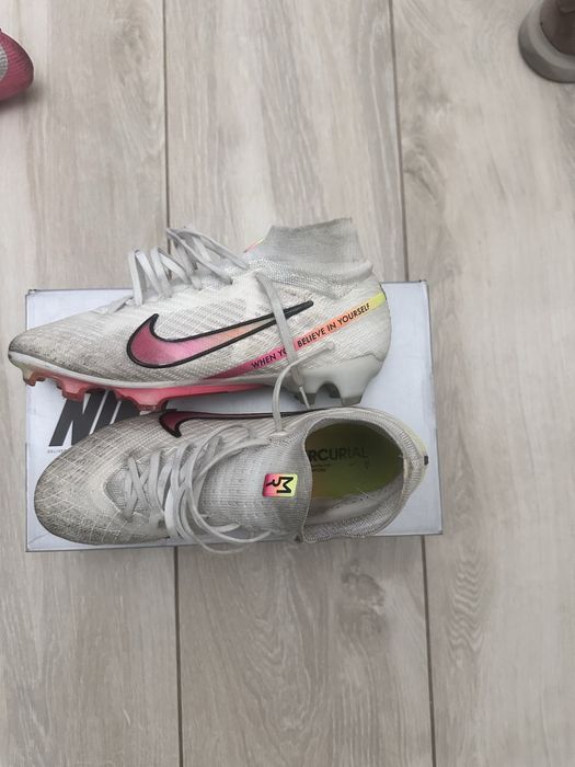 Ghete de fotbal nike acc