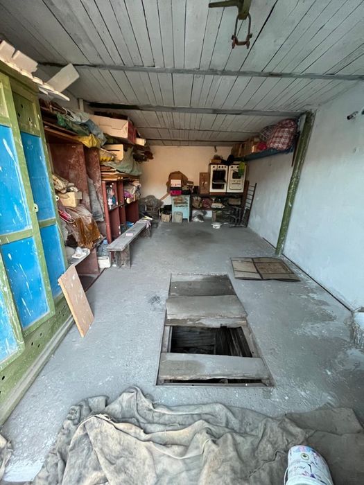 Продается гараж в городе