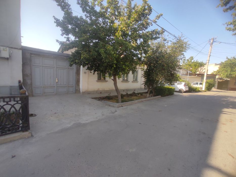 Hovli sotiladi (yer hisobida)