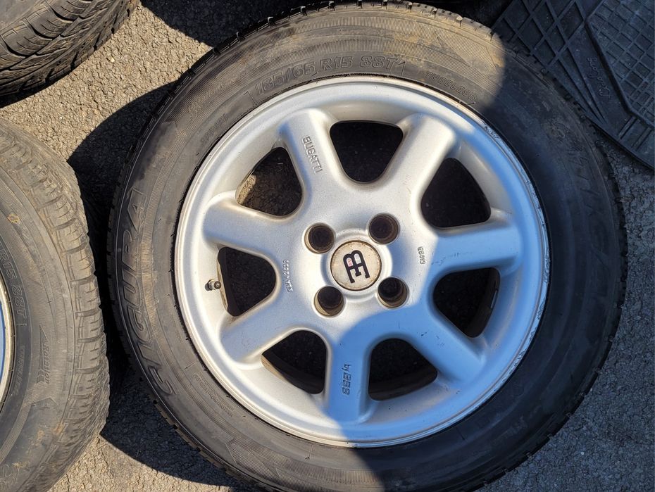 Jante Bugatti de 15, cu anvelopă vară aproape nouă