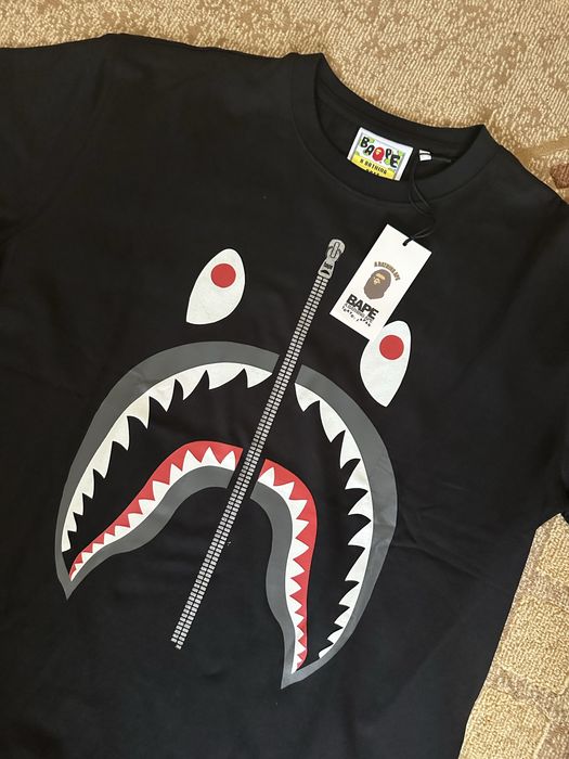 Tricou bape.