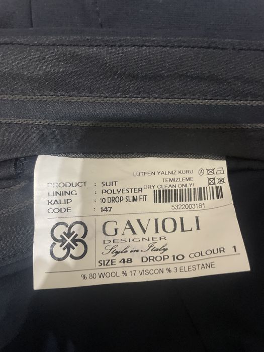 Продается Костюм новый