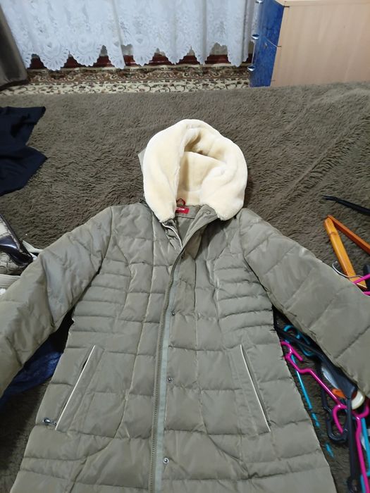 Продам женскую куртку