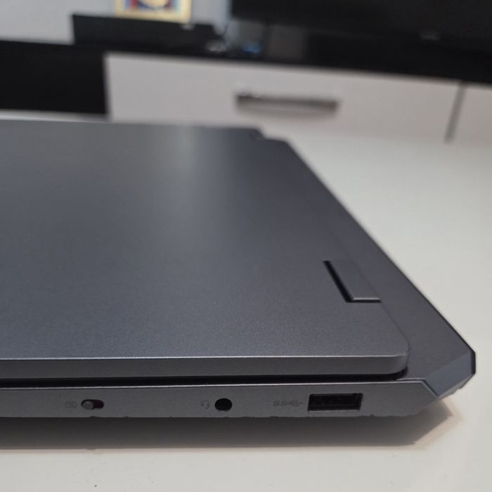 Laptop Gaming Lenovo LOQ 15IRX9 | Garantie 10 luni