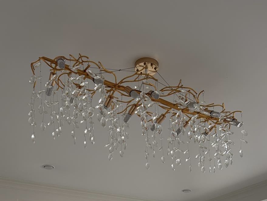 Продается новая люстра 35 тыс