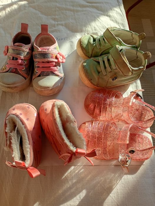 Бебешки буйки на звезди за момиче номер 18, с цвете 19, сините и сандали номер 20