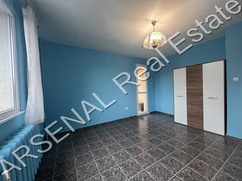 Двустаен апартамент под наем, Редута