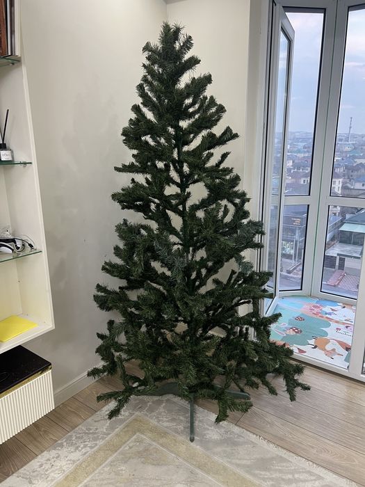 Елка исскуственная