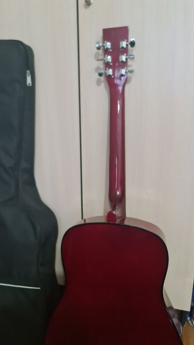 Продам Гитара акустическая