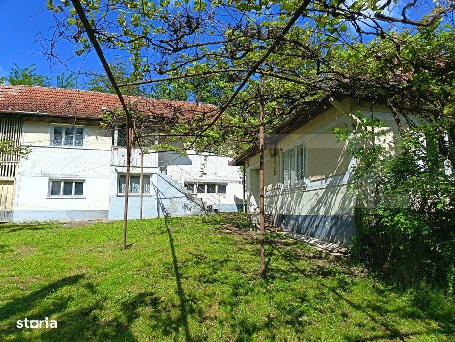 Casa de vanzare, cu 4 camere, 171 mp, zona exterior nord