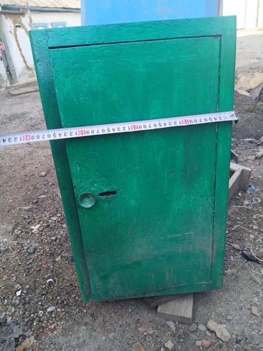 Продам сейф, ключи имеются
