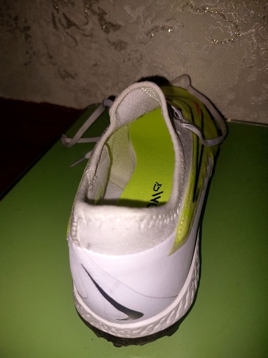 Butsi nike sifati zor srochna sotiladi