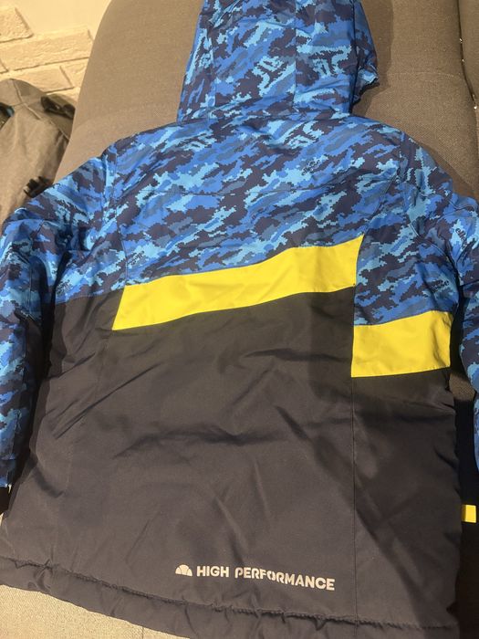 Чисто ново яке с етикет Ellesse