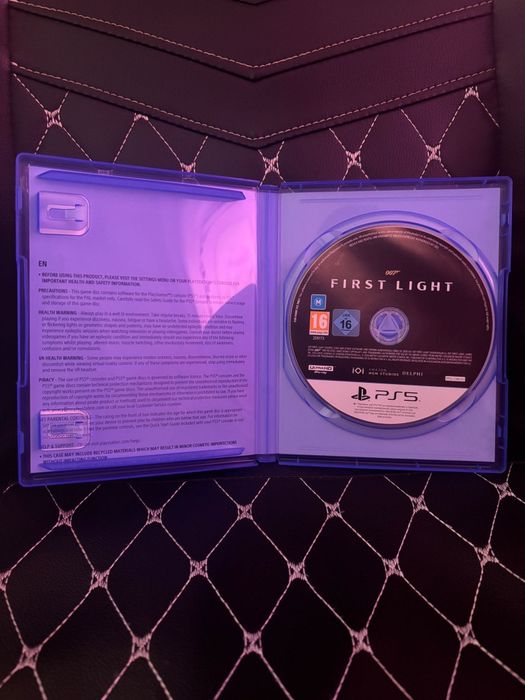 007 First Light PS5 (rezervat)