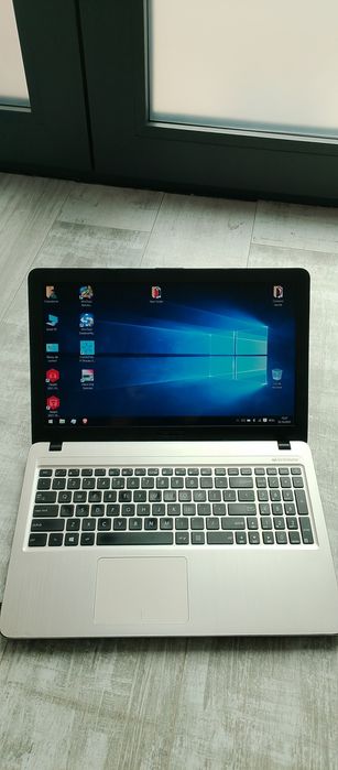 Laptop Asus, cu baterie nouă (în garanție)