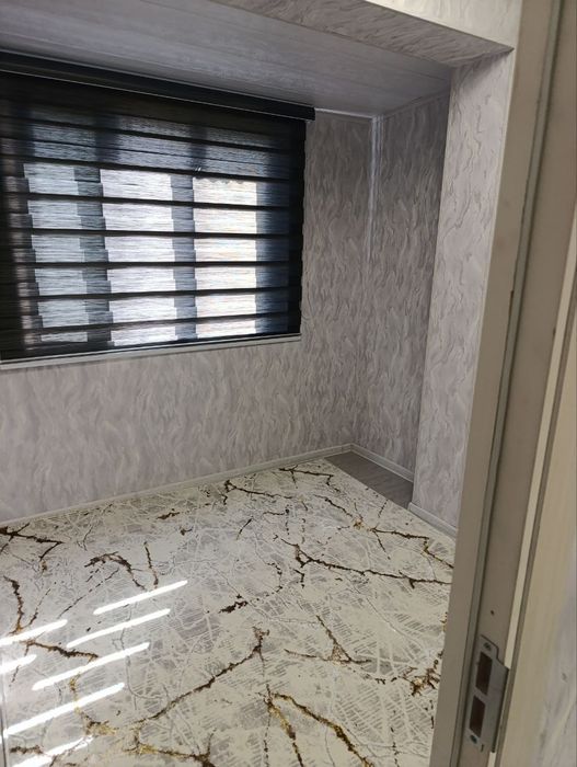 Чиланзар Г9а.  1 / 4 / 4 комнат. Кирпичный Дом. 35м2. Балкон 1,20--3.