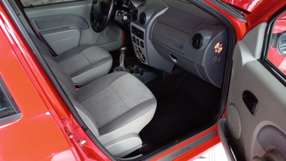 Vând.  Dacia Logan. Full 14 benzina foarte intretinuta