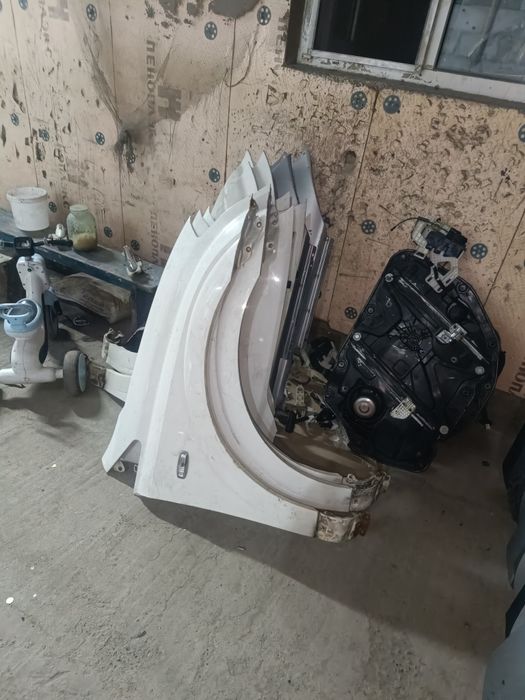 Передный бампер, фар, крыло. Санёнг Кайрон