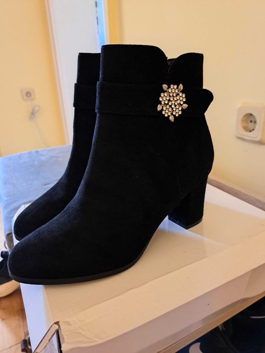 Елегантни боти 39 номер