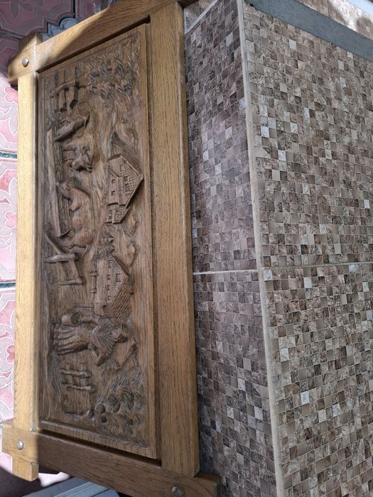 Tablou din lemn sculptat manual