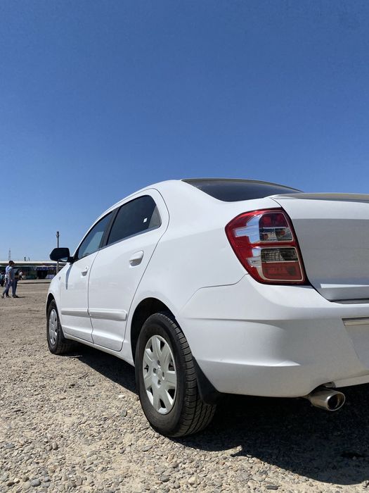 Chevrolet cobalt sotiladi