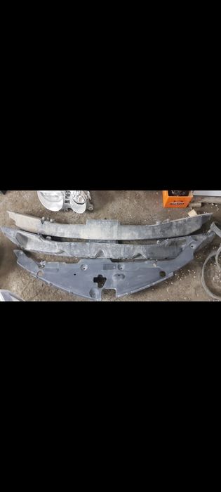 Фары тоета естима, превия