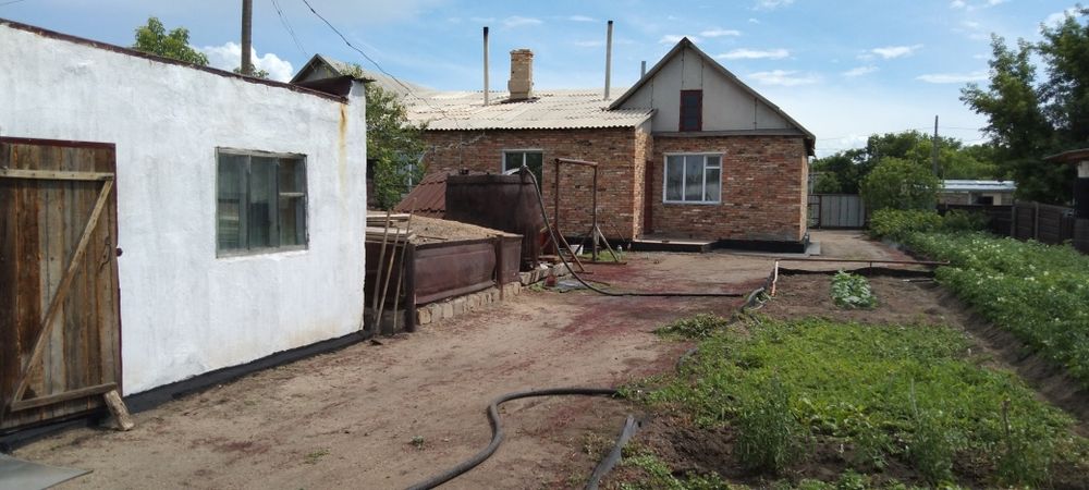 Продаю дом бывший  совхоз Карагандинский