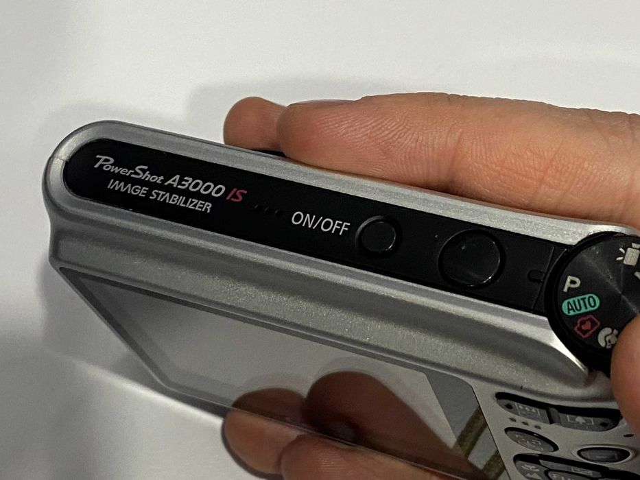 Продам камеру "мыльницу" Canon A3000 IS (хор. сост.)