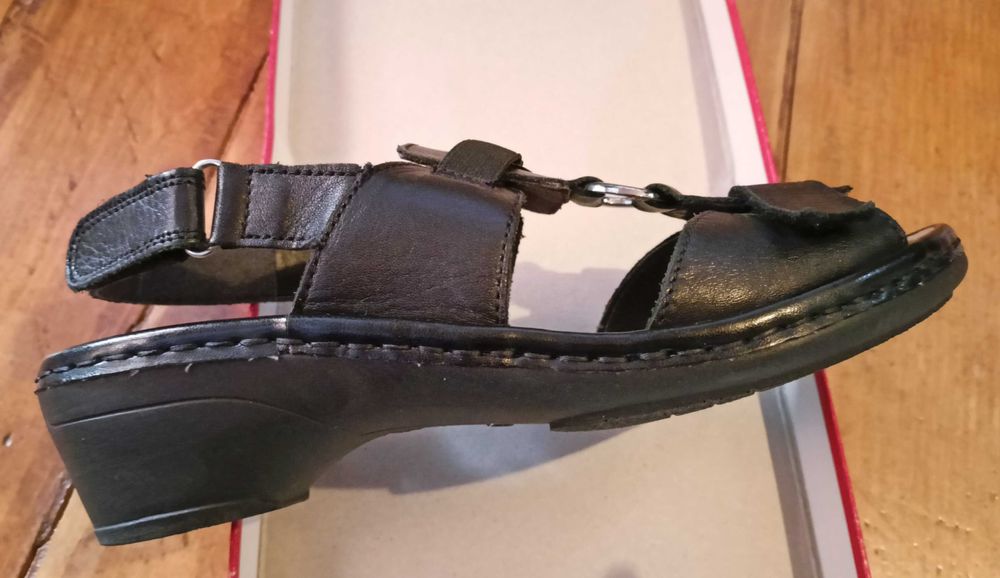 Дамски кожени сандали Rieker